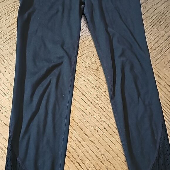 Black maternity leggings size S by Gap Blackout technology - Picture 3 of 13